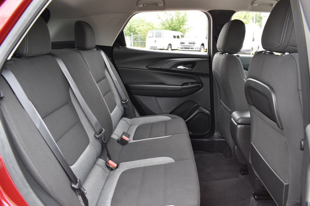 Used 2025 Chevrolet TrailBlazer LT AWD/4WD image 30