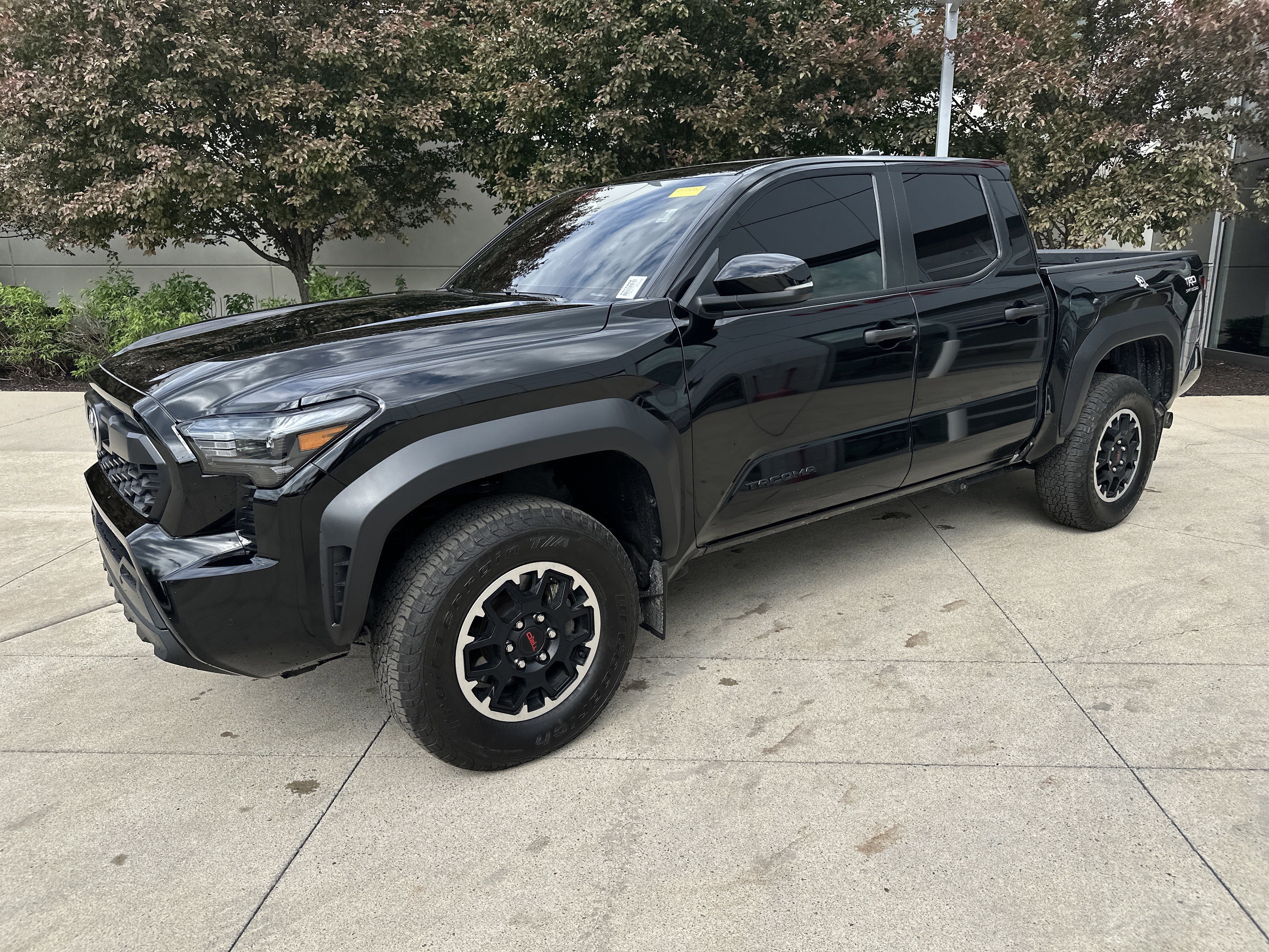 Used 2024 Toyota Tacoma TRD Off-Road w/ TRD Off Road Upgrade Package AWD/4WD image 3