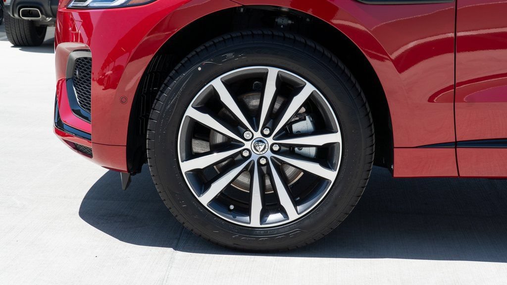 Used 2025 Jaguar F-PACE R-Dynamic S AWD/4WD image 10