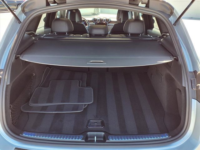 Used 2025 Mercedes-Benz GLC 300 image 23