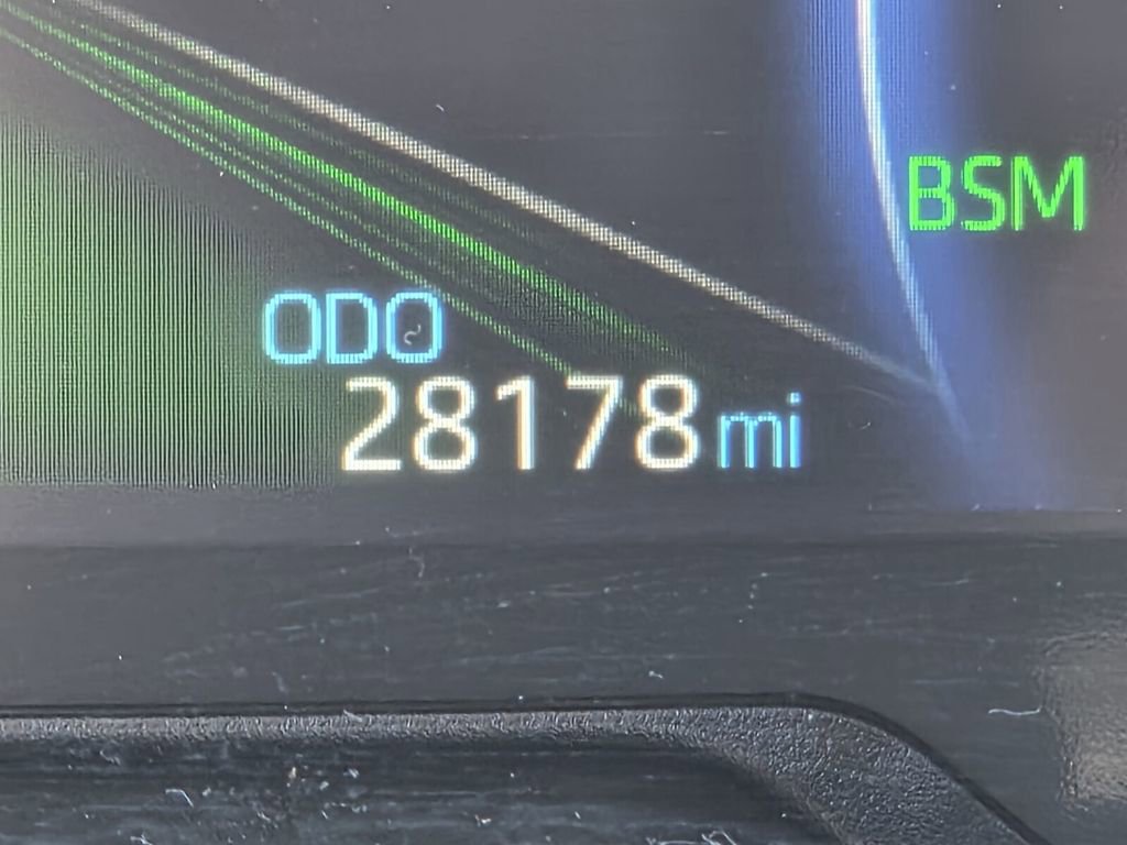 Used 2025 Toyota RAV4 XLE image 21