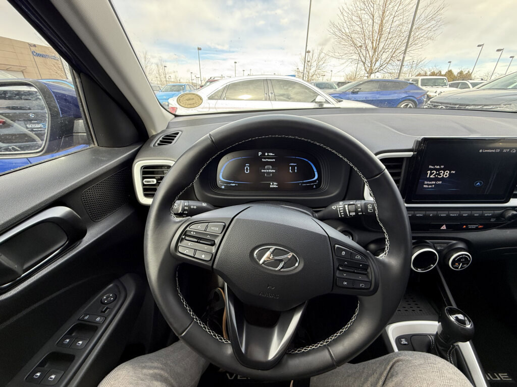 Used 2023 Hyundai Venue Limited w/ Cargo Package image 24