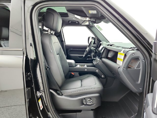 New 2026 Land Rover Defender 130 X-Dynamic SE AWD/4WD image 18
