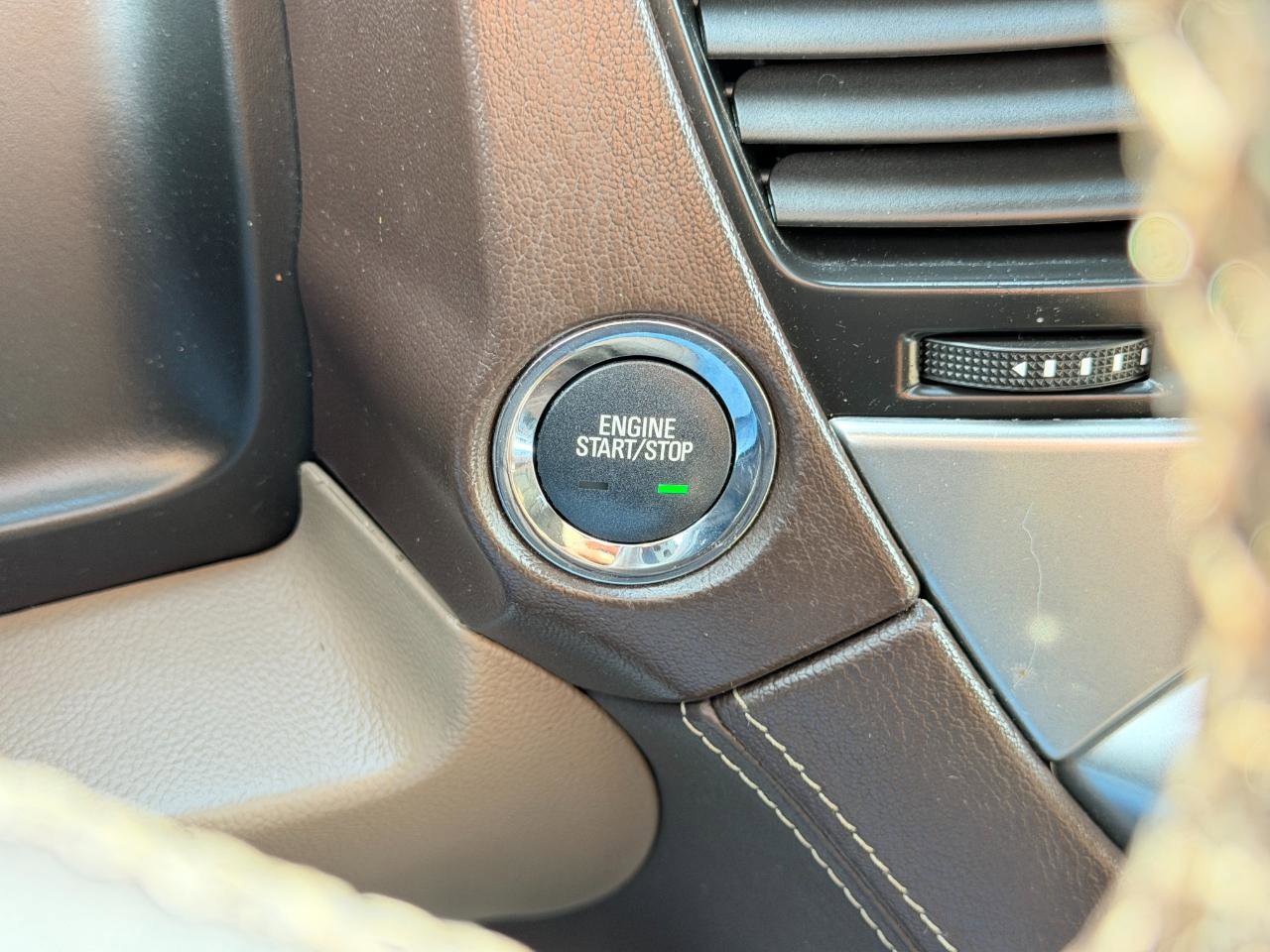 Used 2018 Chevrolet Suburban LT image 22