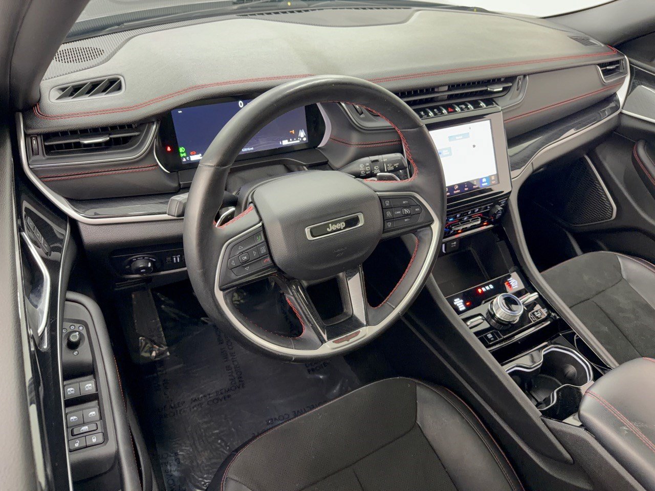 Used 2022 Jeep Grand Cherokee Trailhawk w/ Luxury Tech Group III AWD/4WD image 4
