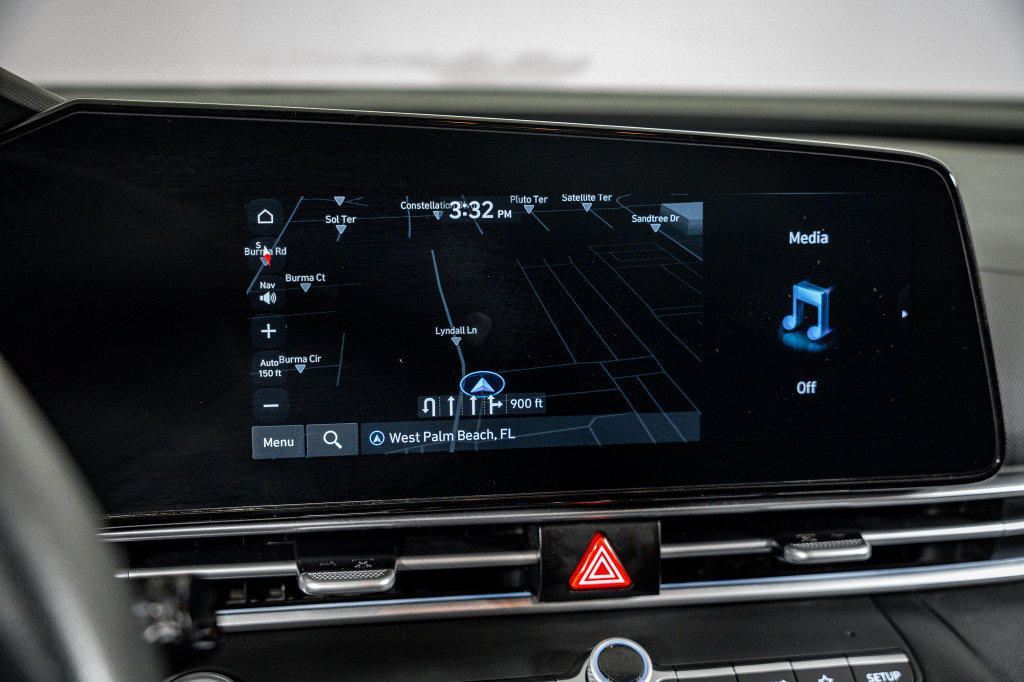 Certified 2024 Hyundai Elantra SEL FWD image 31