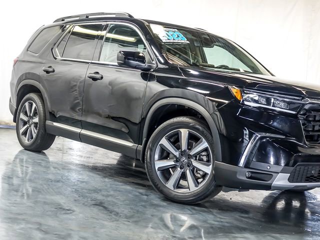 Used 2023 Honda Pilot Touring image 5