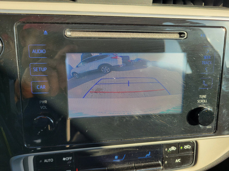 Used 2018 Toyota Corolla LE image 33