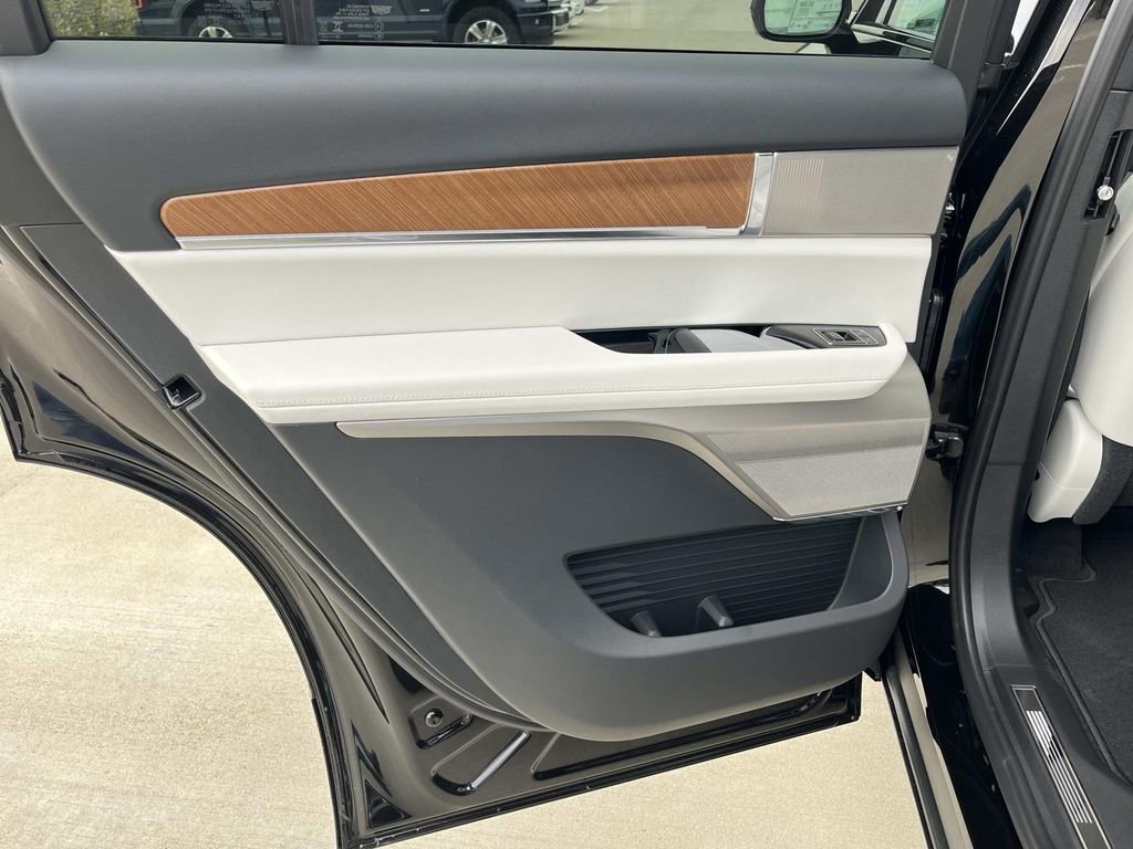 New 2026 Cadillac Vistiq Sport image 19