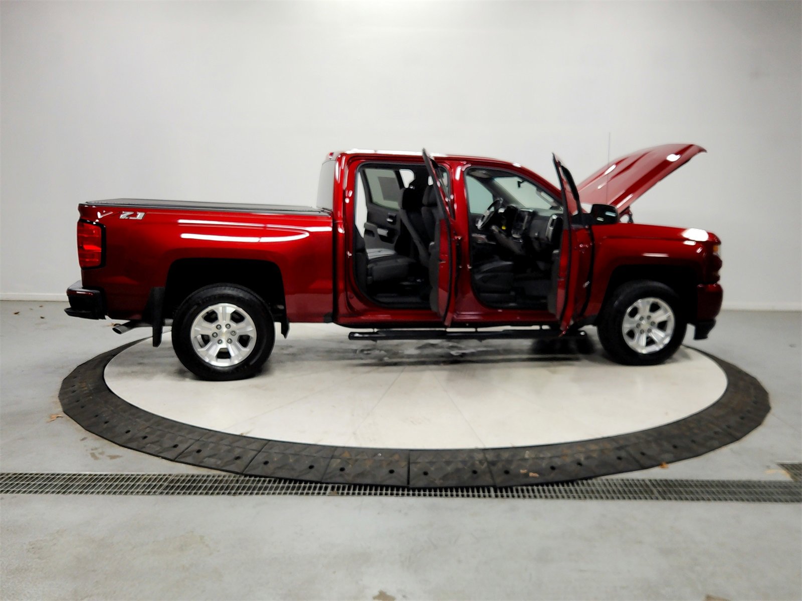 Used 2018 Chevrolet Silverado 1500 LT w/ All Star Edition image 16