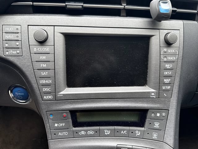 Used 2015 Toyota Prius Four w/ Deluxe Solar Roof Package FWD image 18