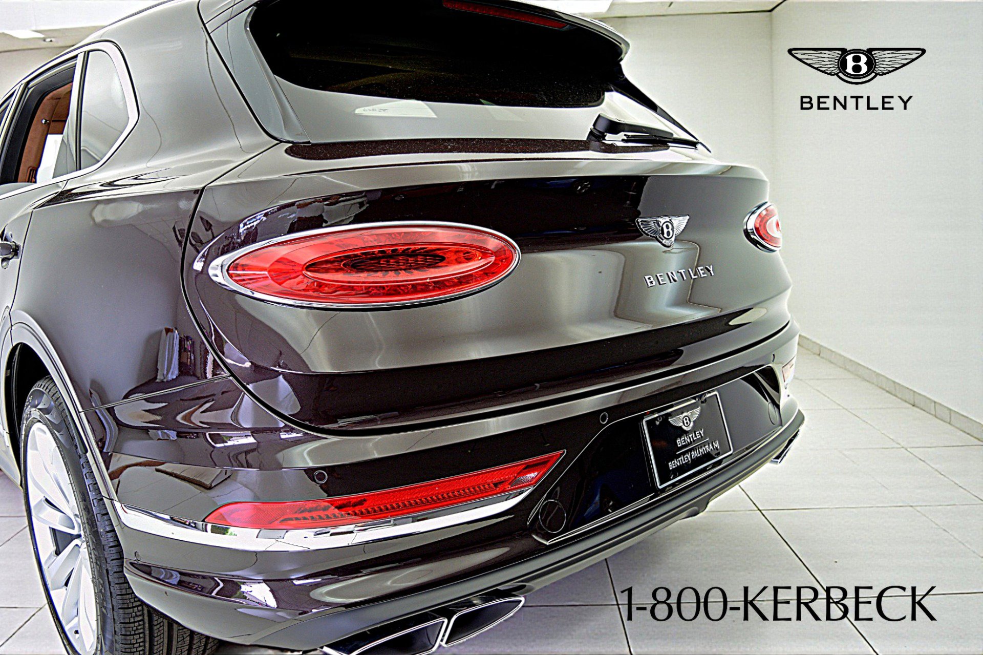 Used 2024 Bentley Bentayga image 14