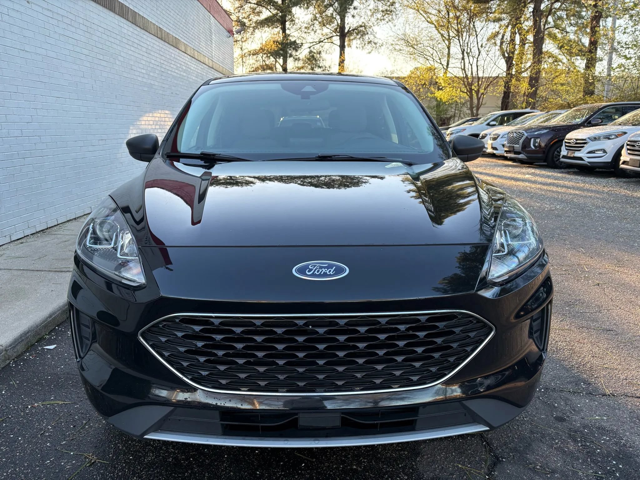 Used 2022 Ford Escape SE FWD image 2
