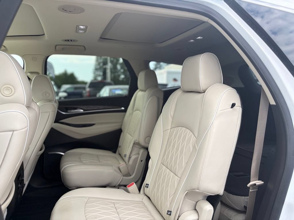 Used 2023 Buick Enclave Avenir w/ Avenir Technology Package AWD/4WD image 15