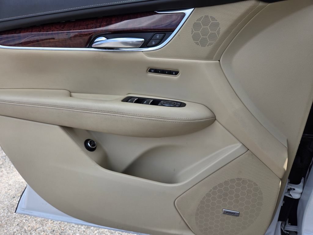 Used 2019 Cadillac XT5 Luxury FWD image 21