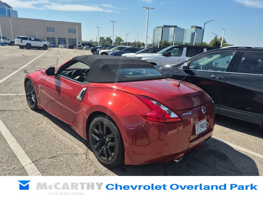 Used 2016 Nissan 370Z Touring RWD image 4