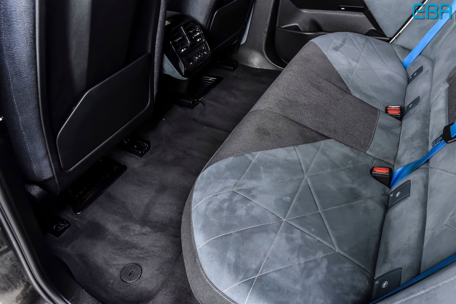 Used 2023 BMW iX xDrive50 w/ BMW I Signature Blue Package AWD/4WD image 17