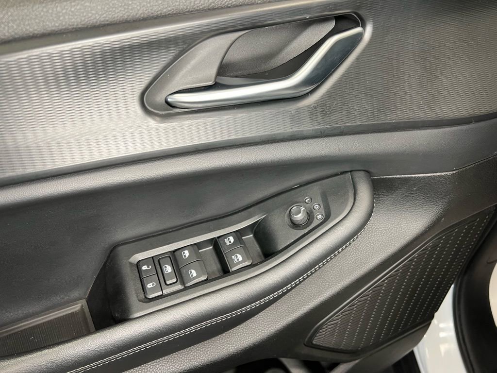 Used 2024 Jeep Grand Cherokee Altitude image 15