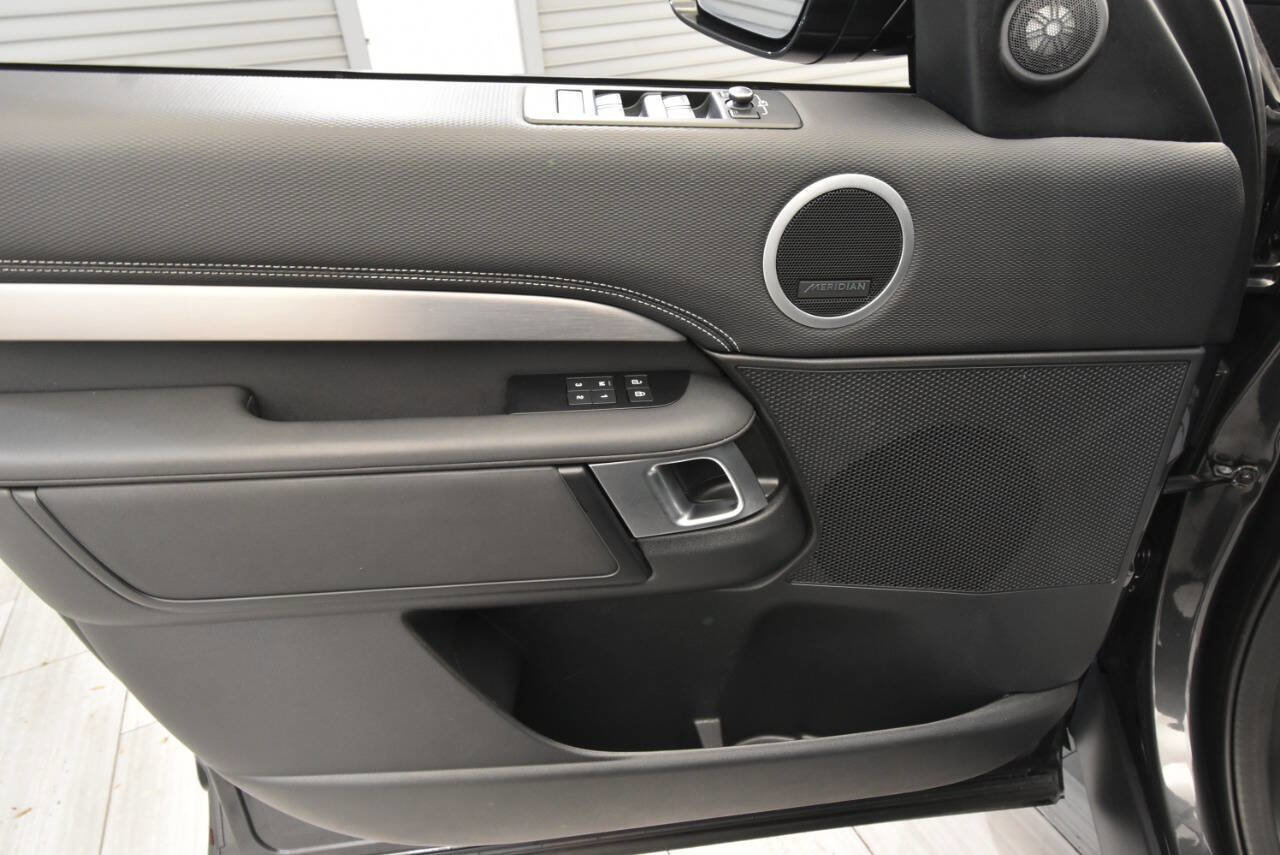 Used 2021 Land Rover Discovery S R-Dynamic image 13