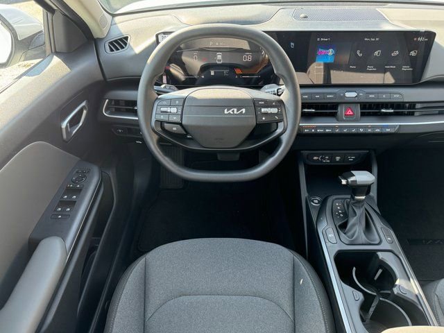 New 2025 Kia K4 LXS FWD image 12