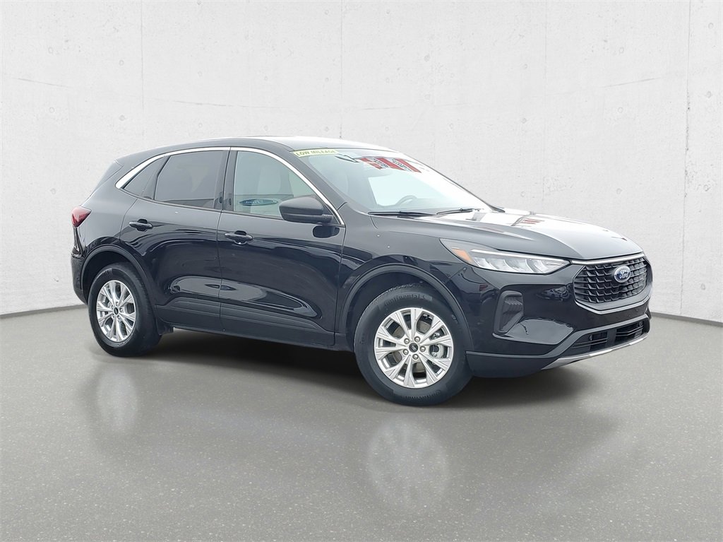 Used 2023 Ford Escape Active image 2