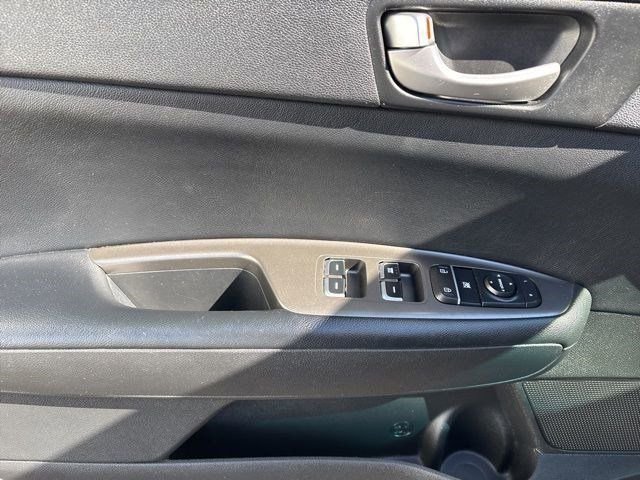 Used 2020 Kia Optima LX image 12