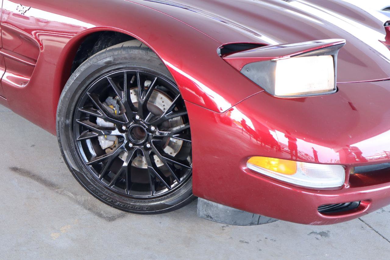 Used 2003 Chevrolet Corvette Coupe w/ Preferred Equipment Group RWD image 4