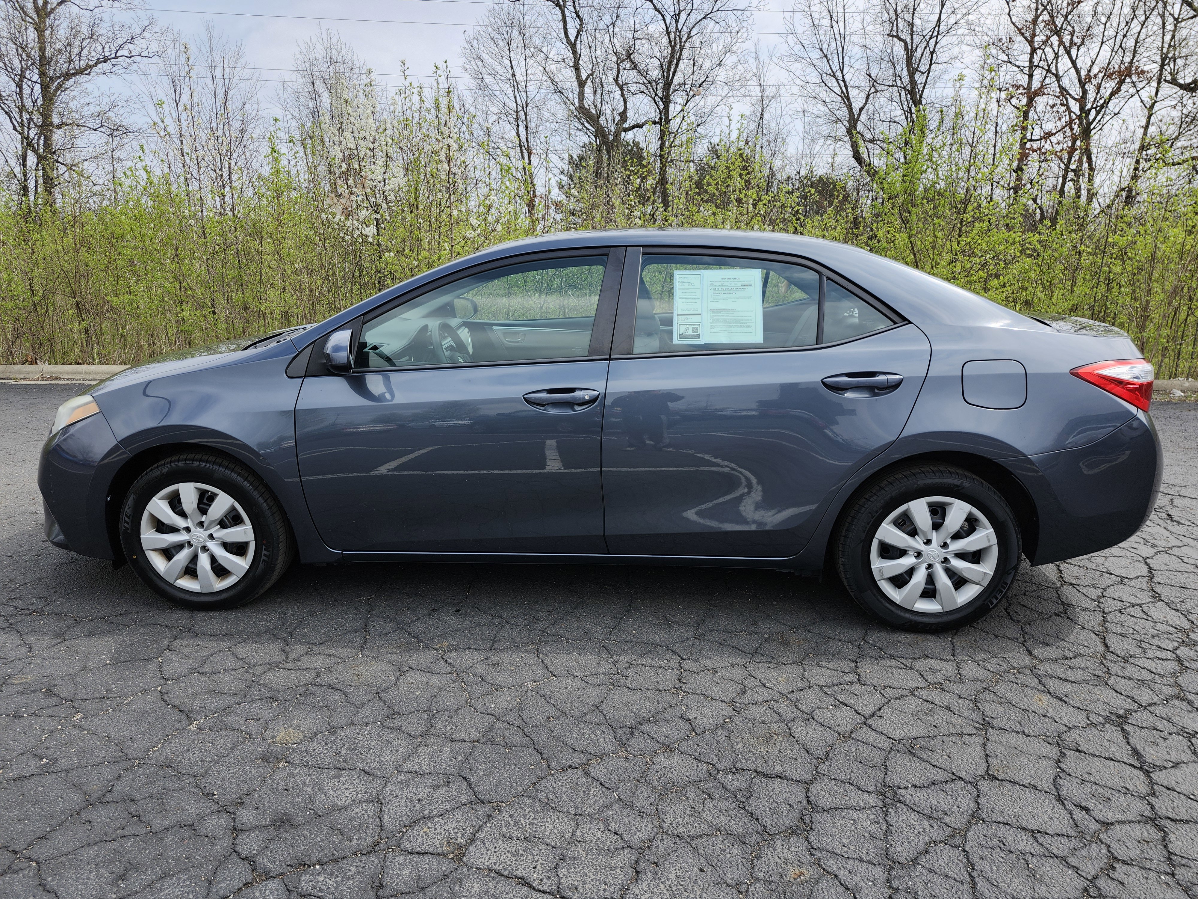 Used 2015 Toyota Corolla LE image 12