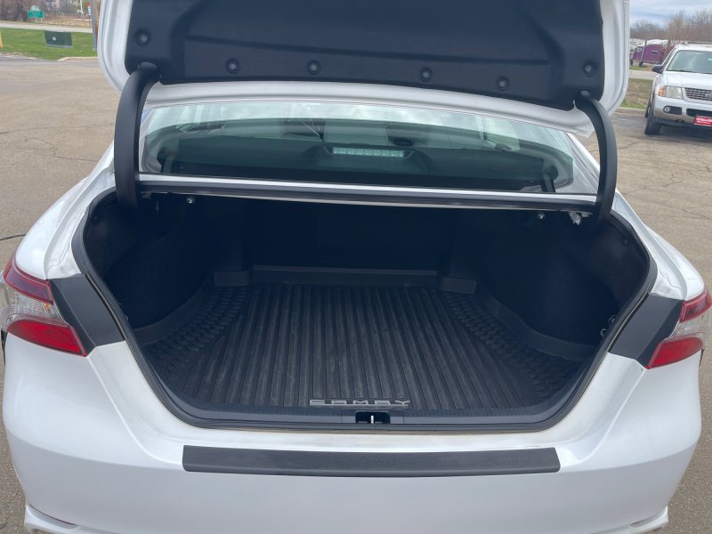 Certified 2023 Toyota Camry SE w/ Cold Weather Package FWD image 17
