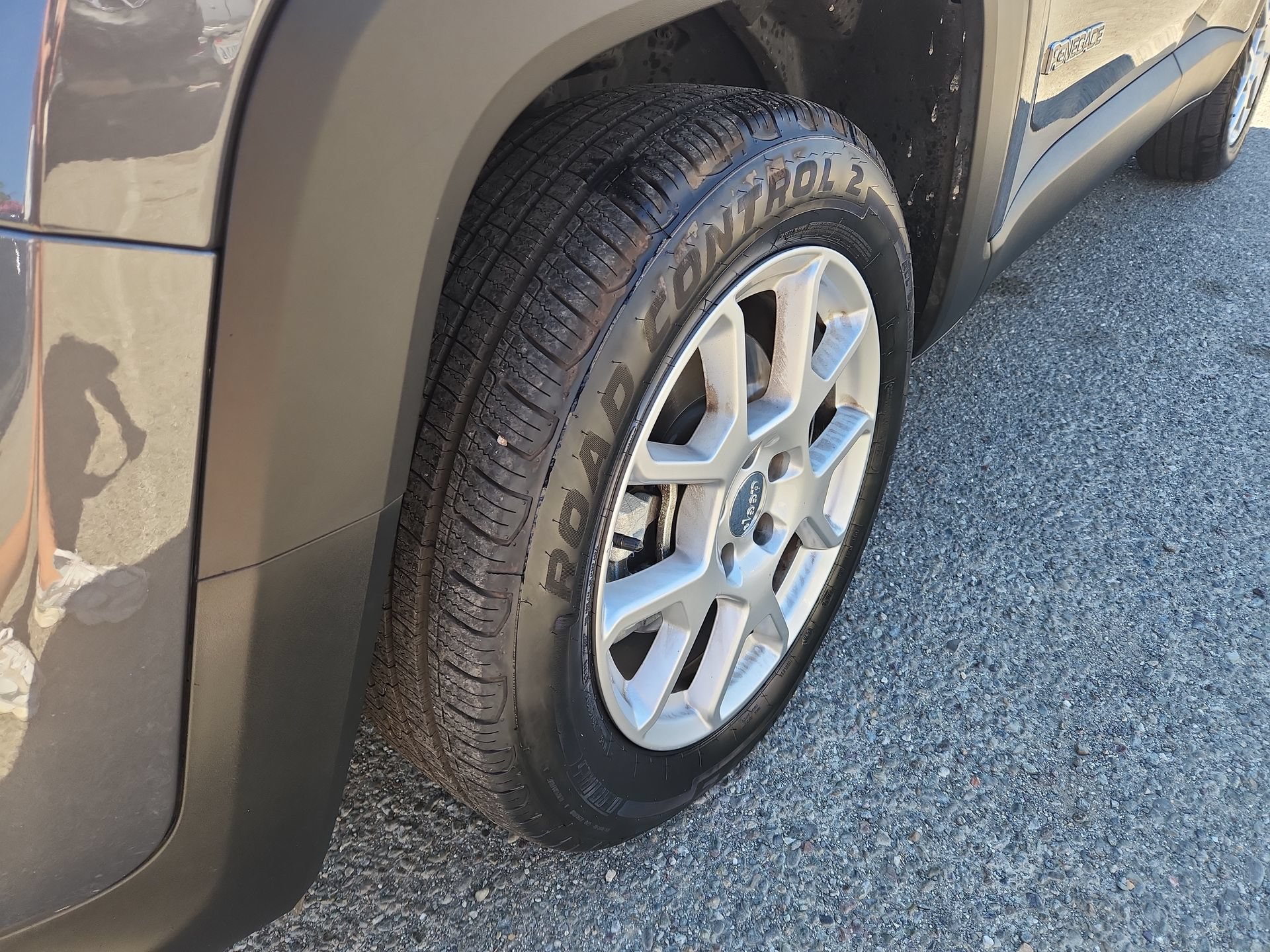 Used 2021 Jeep Renegade Latitude FWD image 18