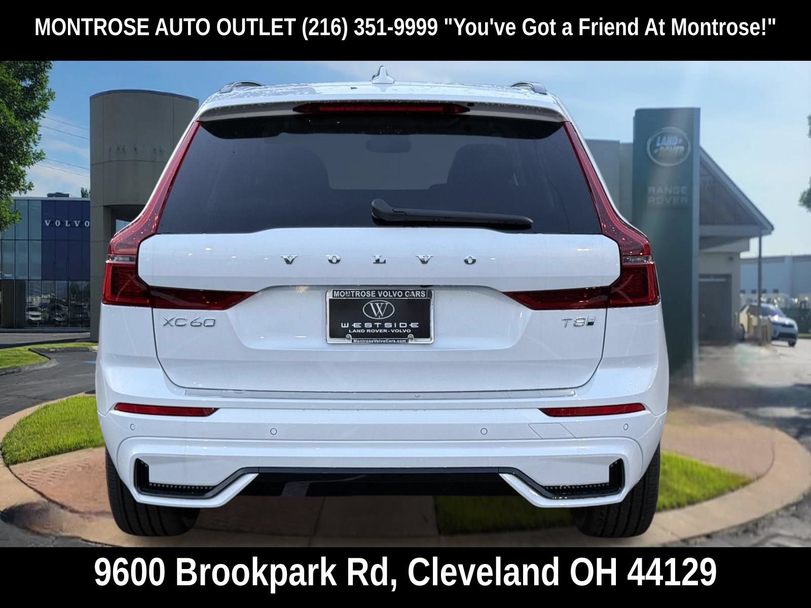 New 2026 Volvo XC60 T8 Plus w/ Climate Package PRO AWD/4WD image 4