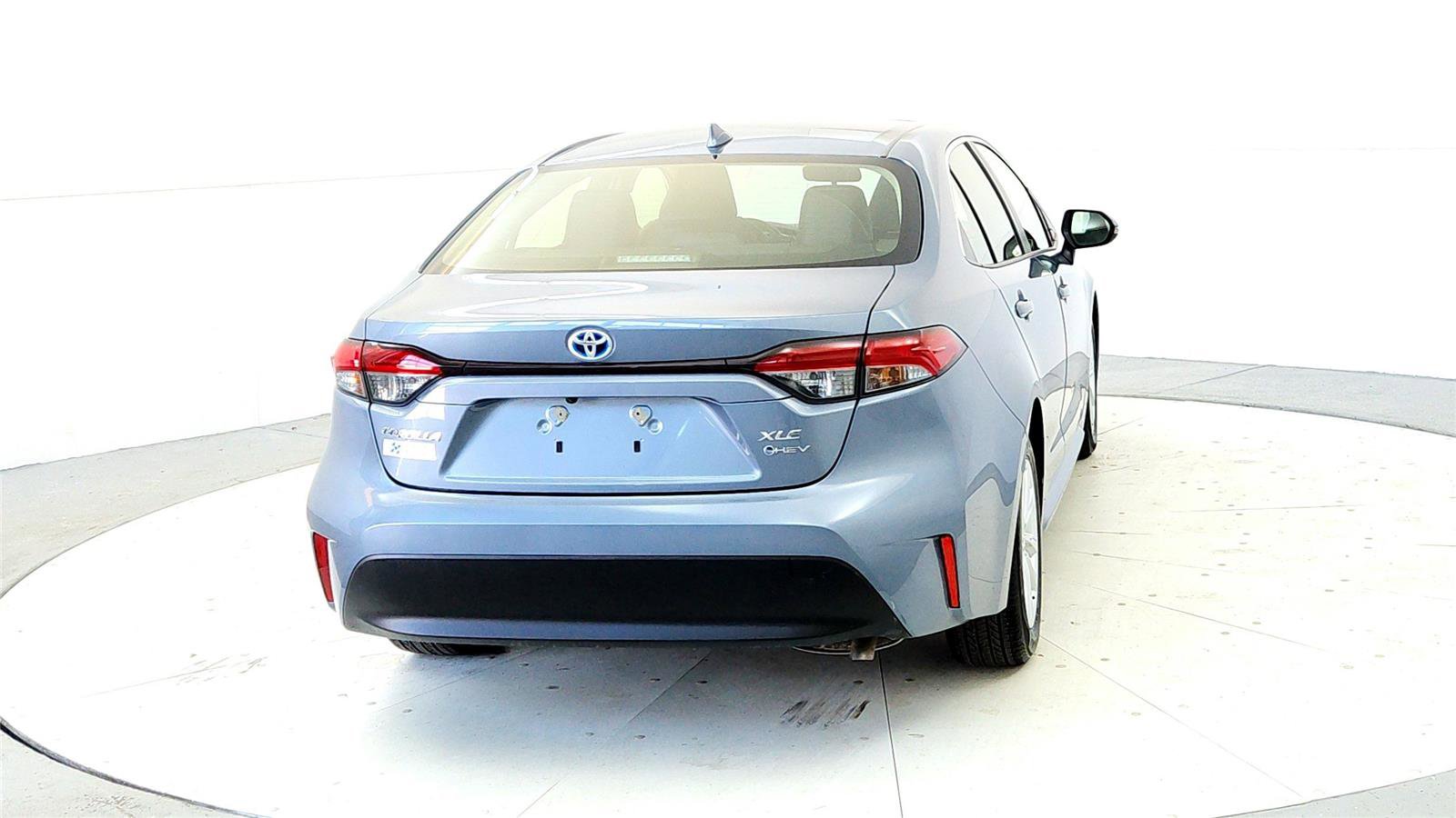 Certified 2025 Toyota Corolla XLE image 5