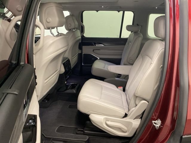 Used 2024 Jeep Wagoneer Series II w/ Convenience Group I AWD/4WD image 25