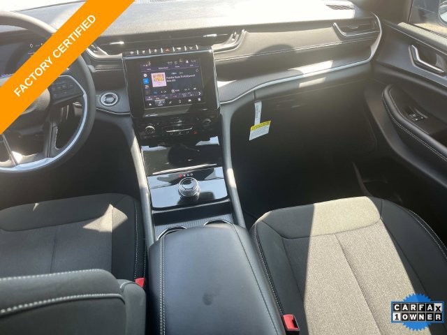 Certified 2025 Jeep Grand Cherokee Laredo w/ Luxury Tech Group I AWD/4WD image 16