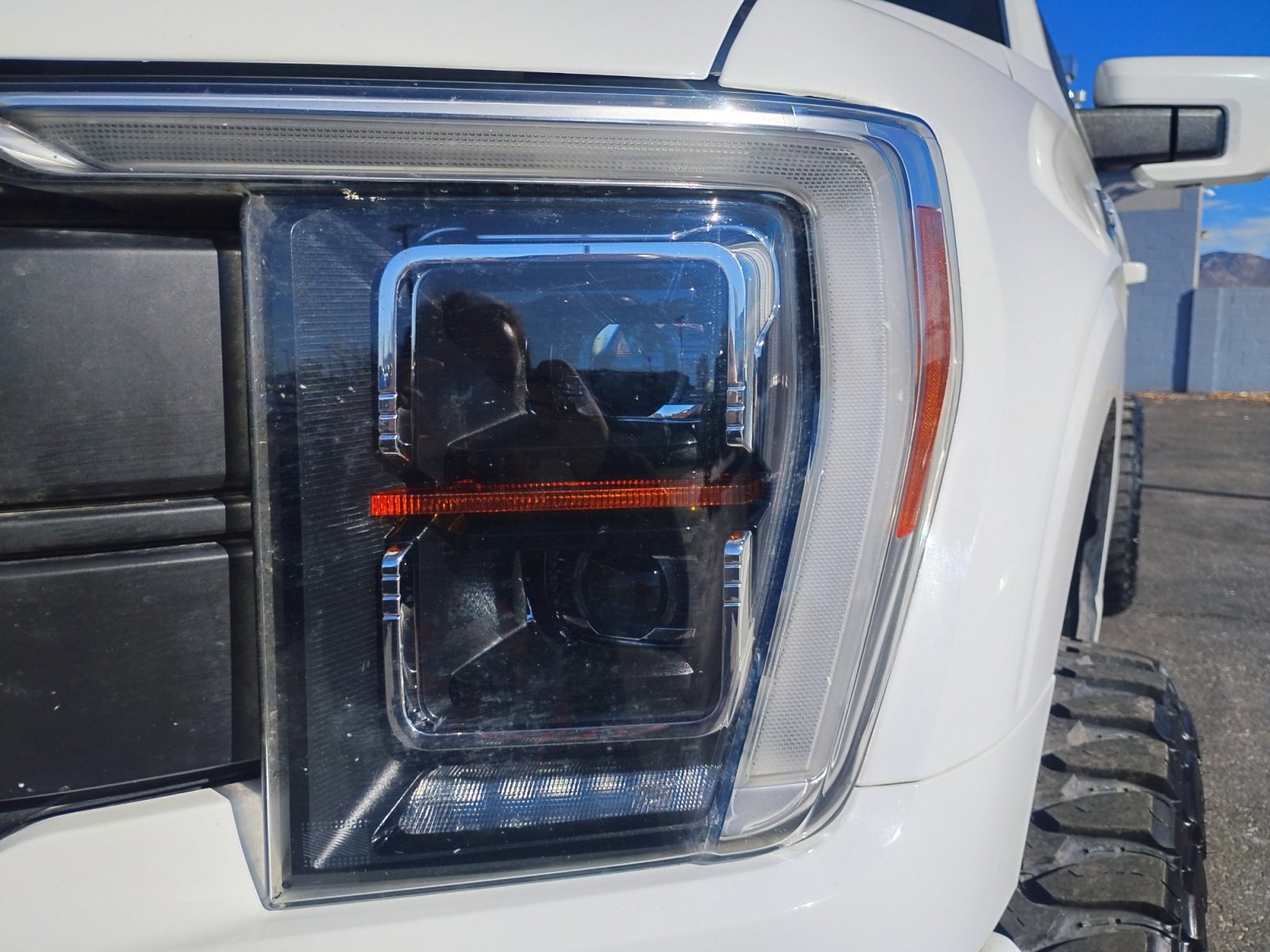 Used 2022 Ford F150 Lariat w/ Equipment Group 502A High image 9