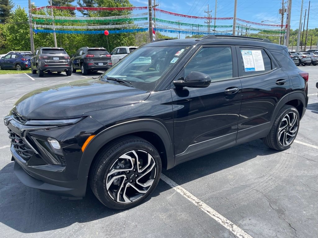 Used 2024 Chevrolet TrailBlazer RS AWD/4WD image 2