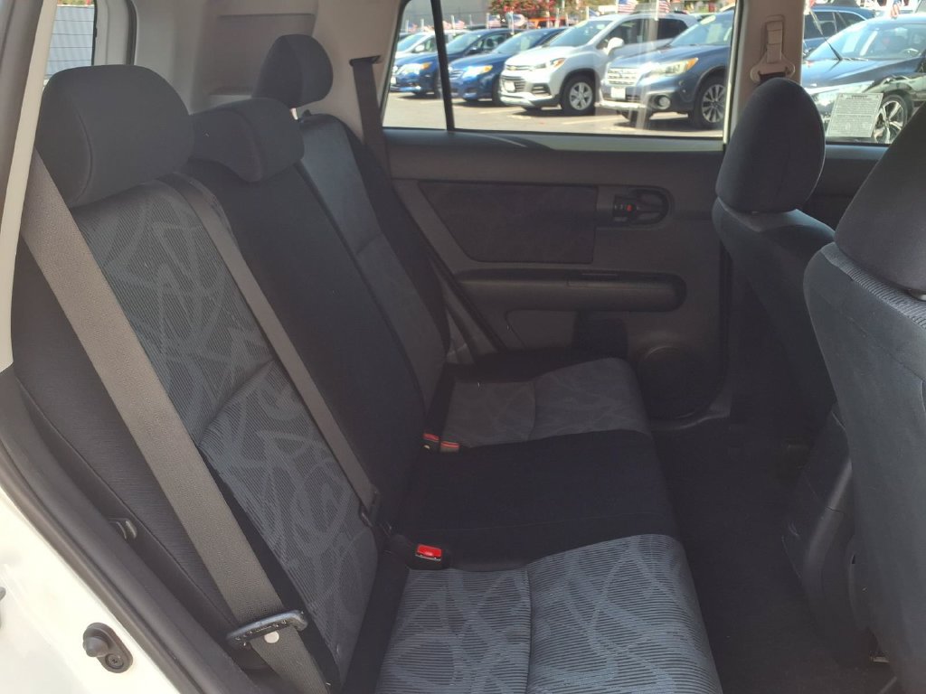 Used 2012 Scion xB FWD image 32