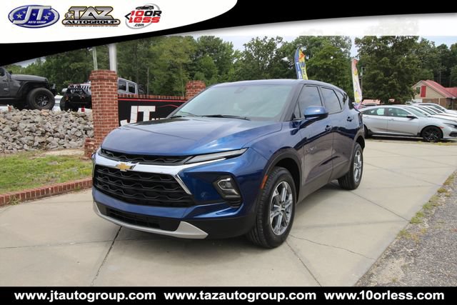 Used 2023 Chevrolet Blazer LT FWD image 3