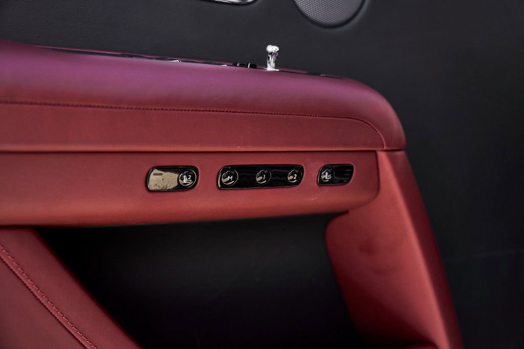 Used 2023 Rolls-Royce Ghost image 38