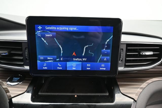 Used 2023 Ford Explorer Limited w/ Equipment Group 301A AWD/4WD image 18
