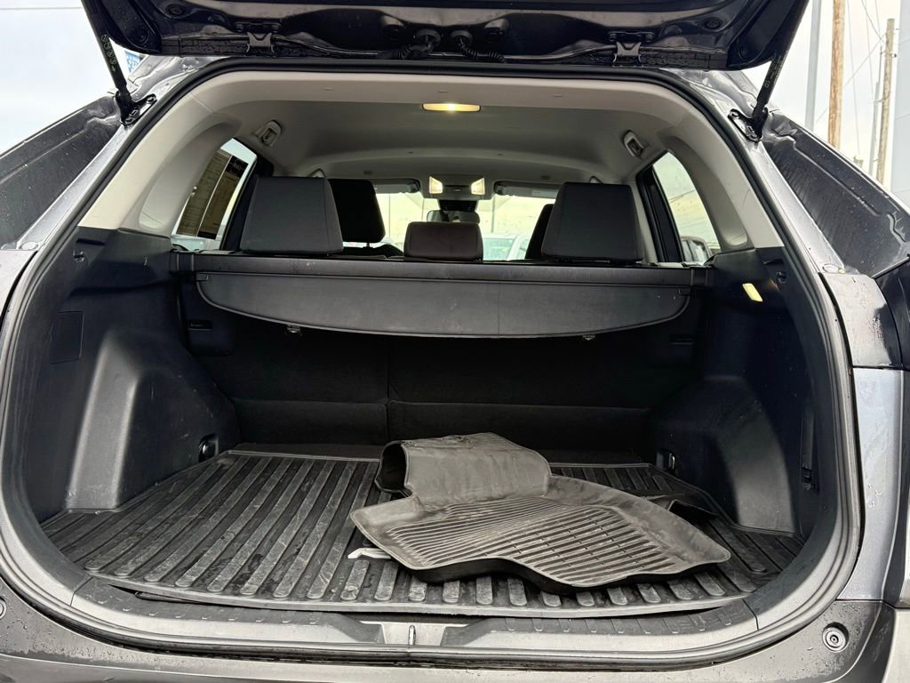 Used 2025 Toyota RAV4 XLE image 7