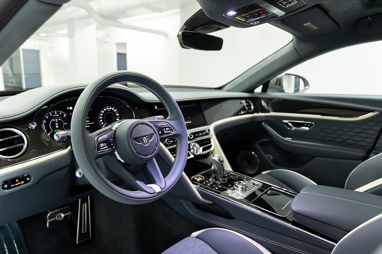 New 2026 Bentley Flying Spur Plug-In Hybrid AWD/4WD image 32