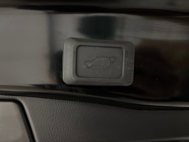 Used 2019 Toyota RAV4 Limited image 25