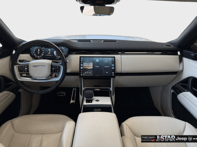 Used 2025 Land Rover Range Rover SE AWD/4WD image 9