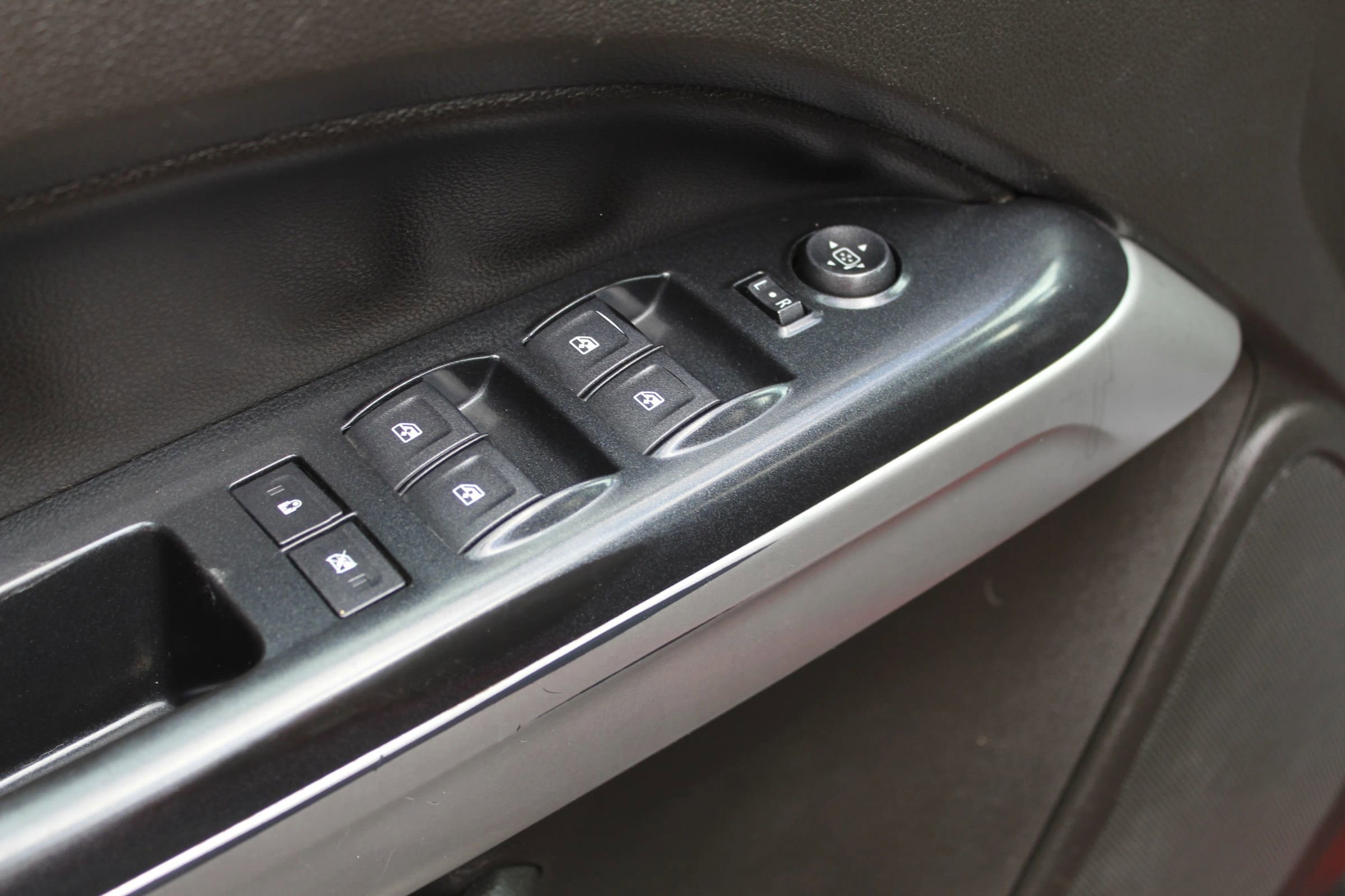 Used 2015 Chevrolet Colorado LT w/ Luxury Package image 23