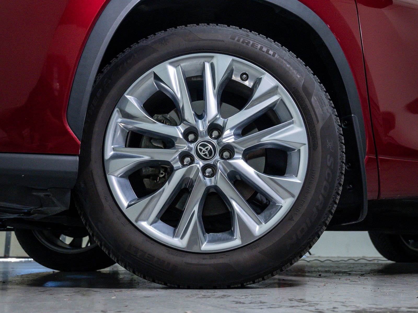 Used 2021 Toyota Highlander Limited image 6