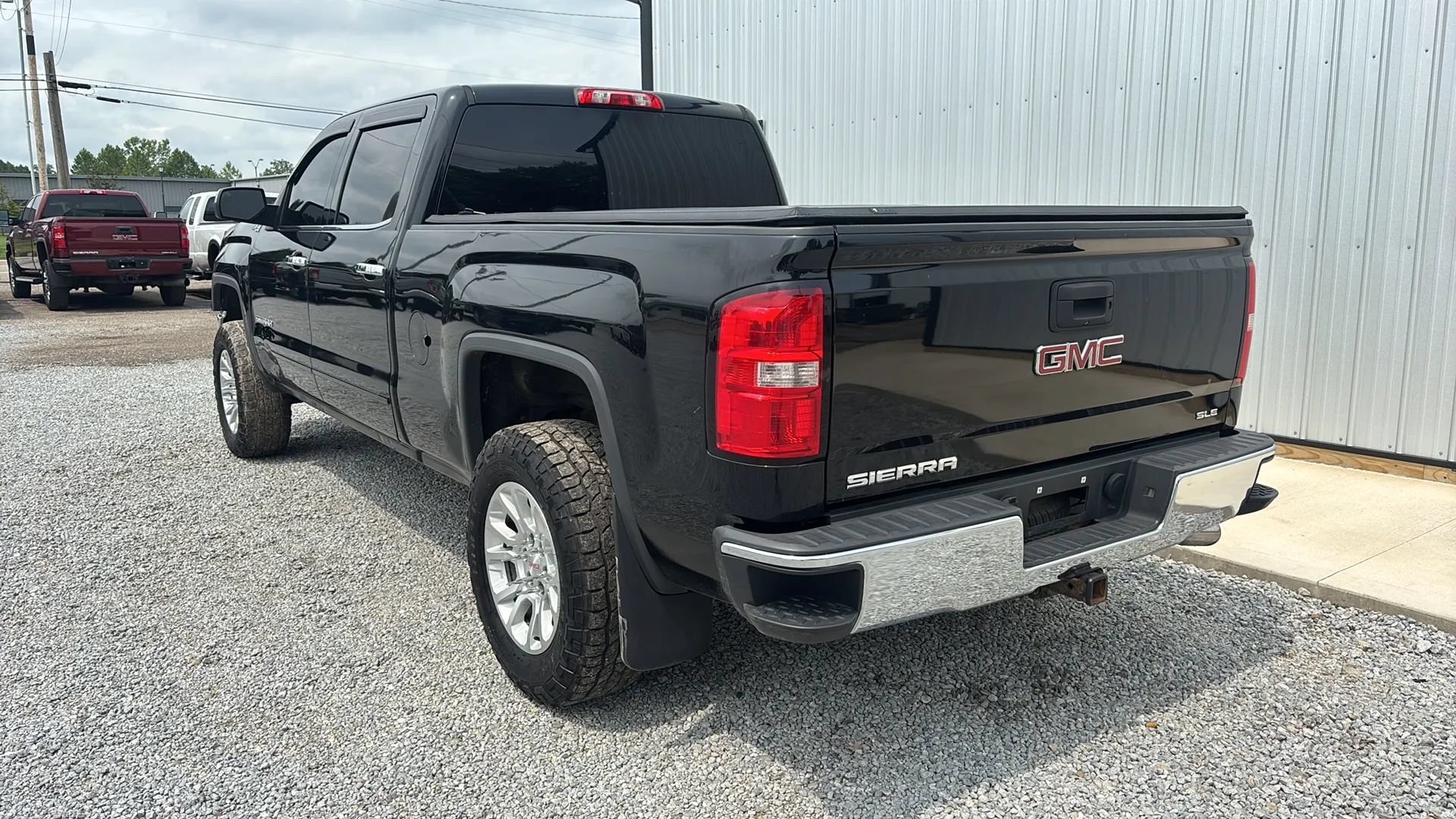 Used 2015 GMC Sierra 1500 SLE w/ SLE Value Package AWD/4WD image 3