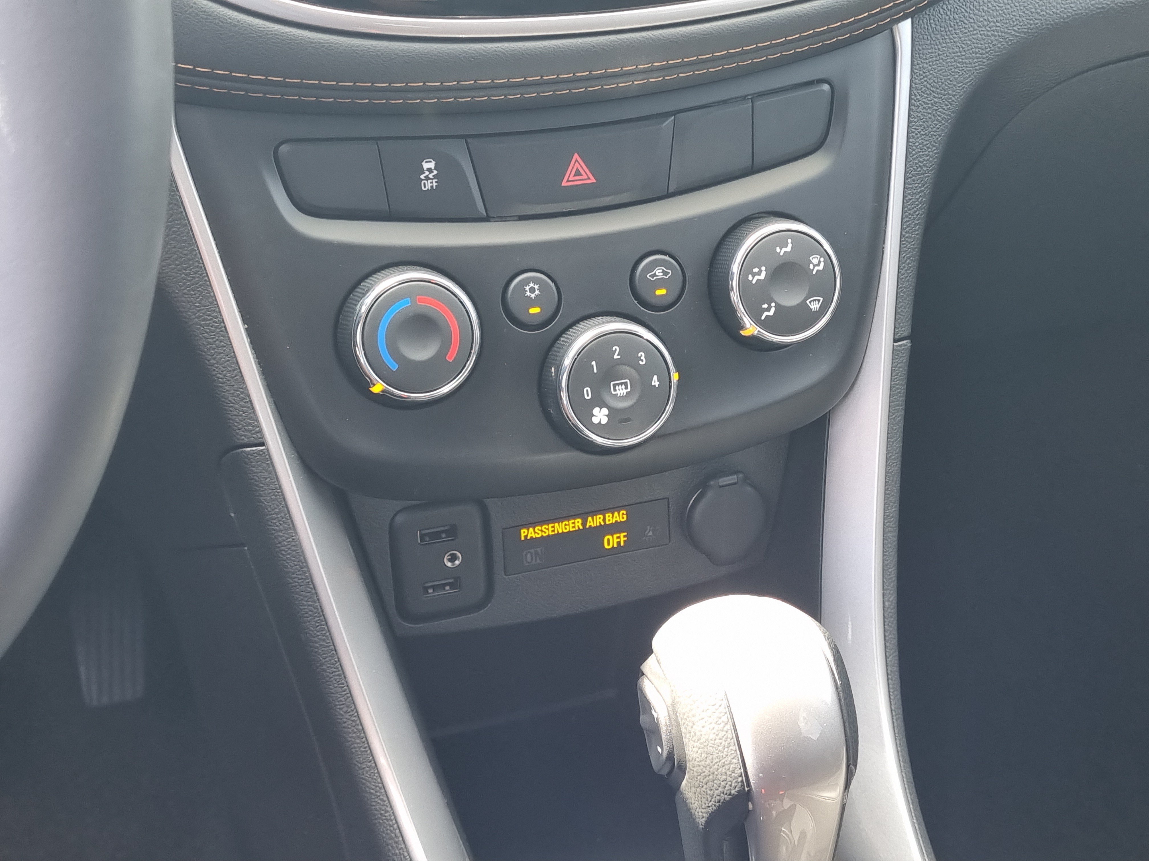 Used 2021 Chevrolet Trax LT w/ Redline Edition FWD image 30