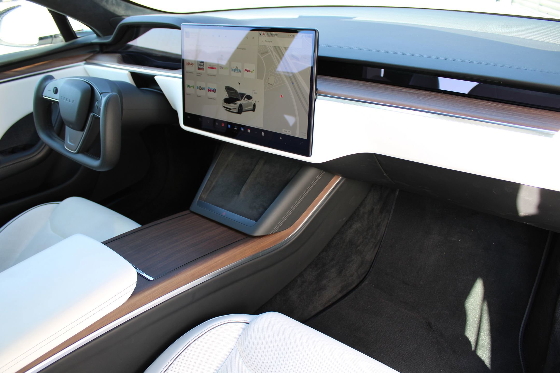 Used 2021 Tesla Model S Plaid image 25