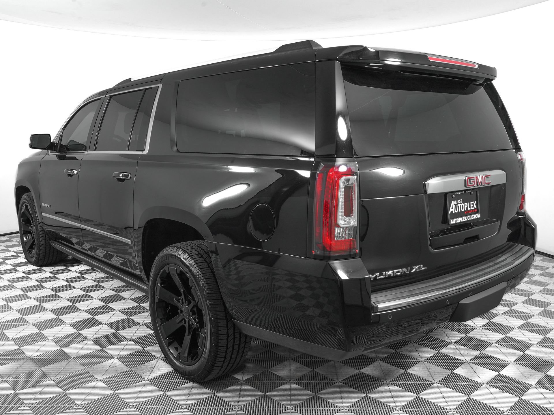 Used 2019 GMC Yukon XL Denali w/ Denali Ultimate Package RWD image 6
